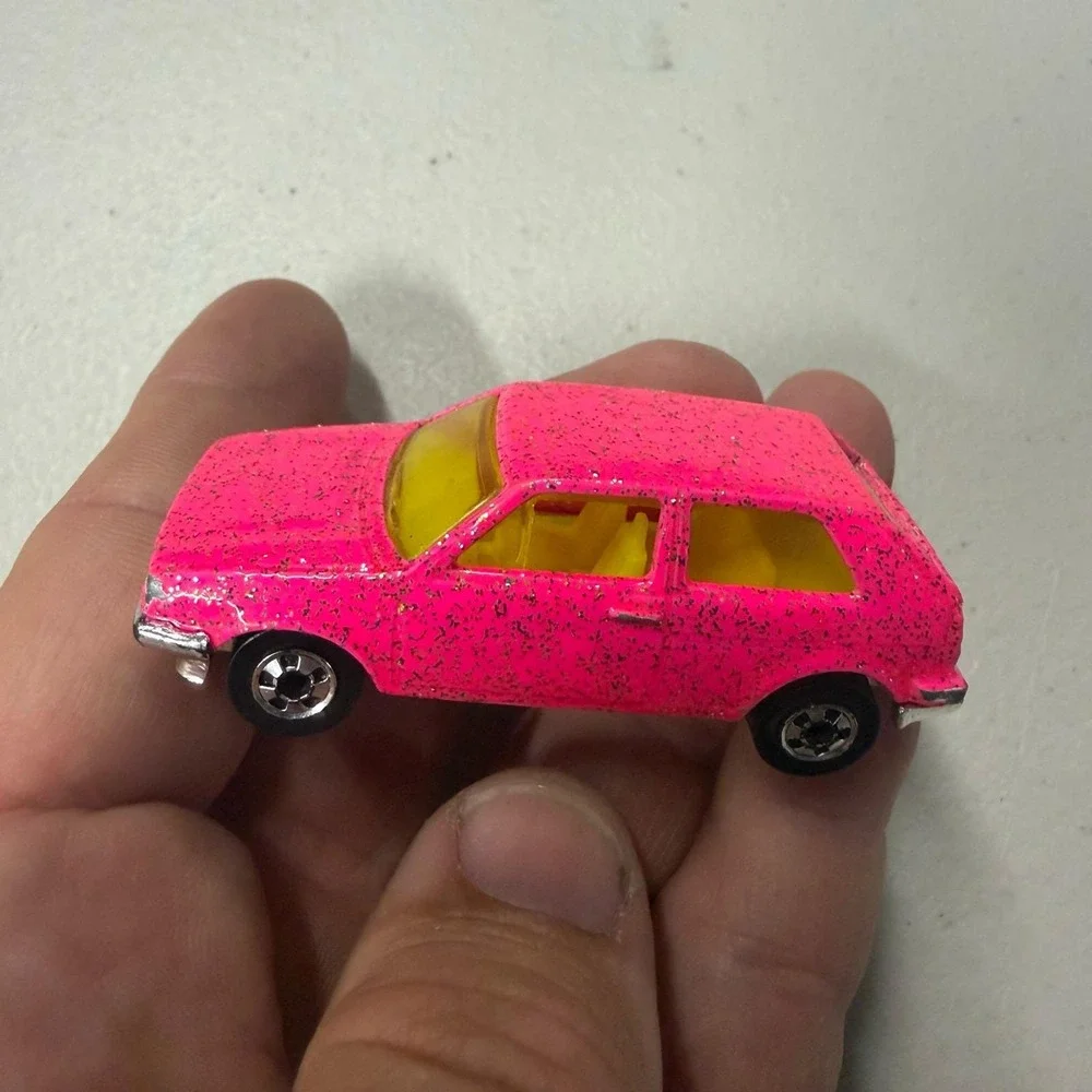 Hot Wheels 1989 Mattel Neon Pink Glitter Hatchback Diecast Car Malaysia Base